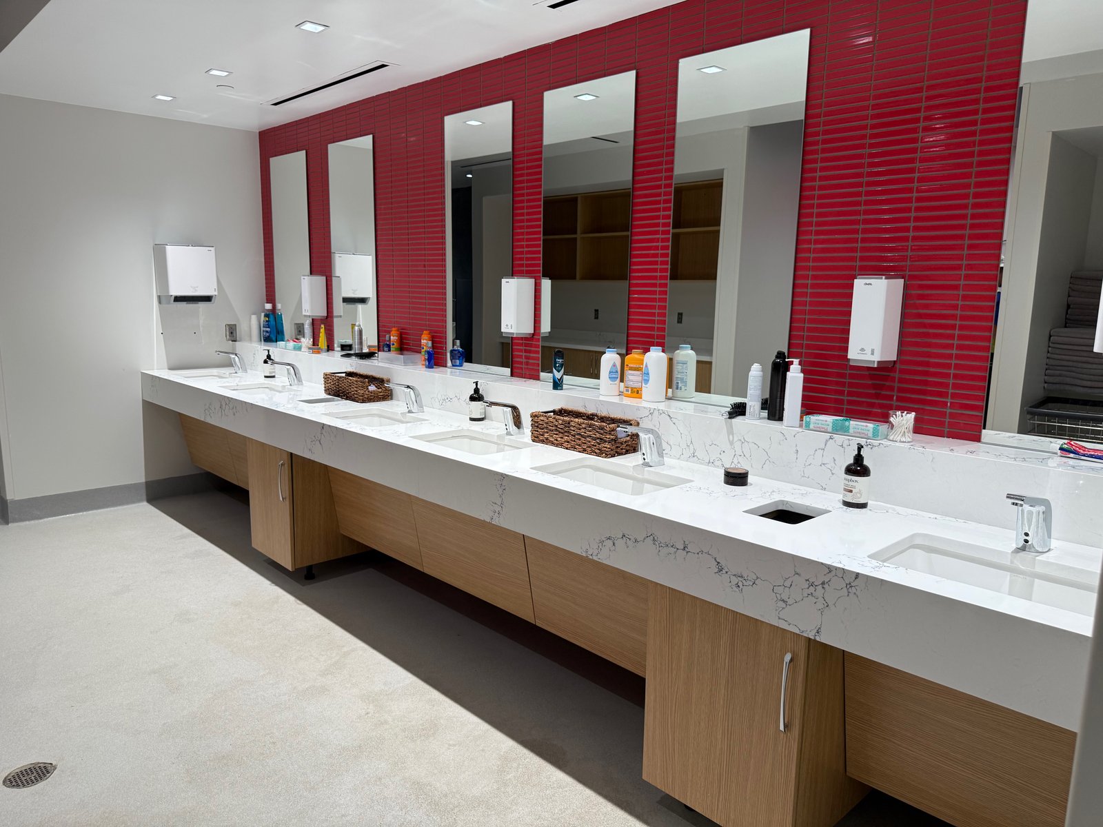 Cardinals Wash Room