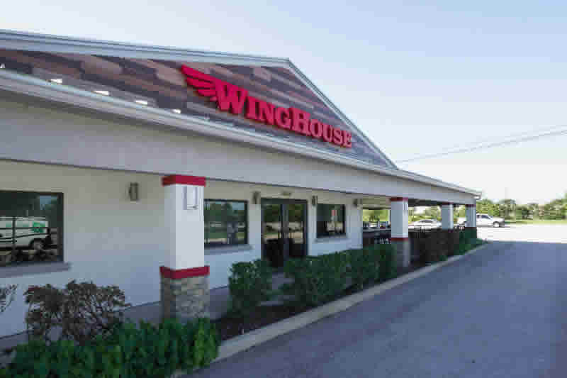 Winghouse, Davie